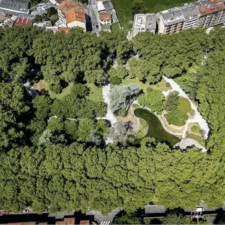 With Private Garden Apartment *