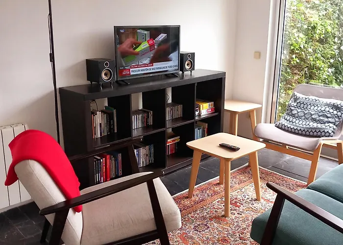 With Private Garden Apartment Porto