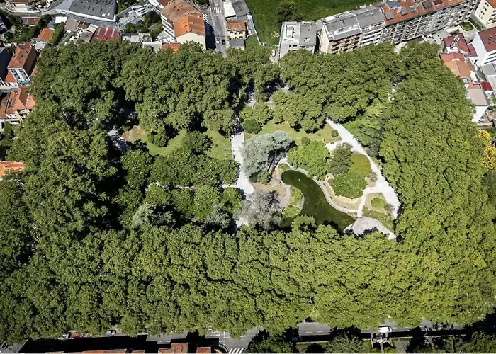 With Private Garden Apartment *