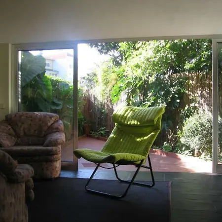 With Private Garden Appartement Porto