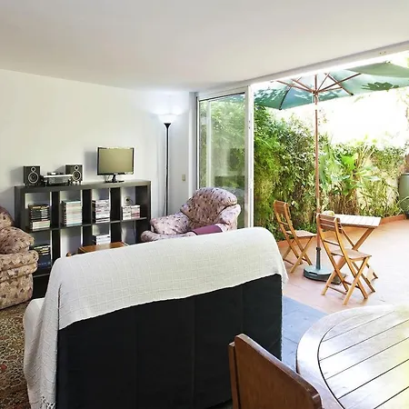 With Private Garden Appartement *