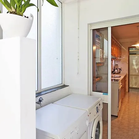 With Private Garden Appartement Porto
